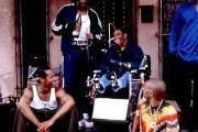    ,       / Don't Be a Menace to South Central While Drinking Your Juice in the Hood (1996)