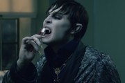   / Dark Shadows (2012)