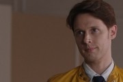     -  / Dirk Gently's Holistic Detective Agency (2016-...)