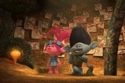  / Trolls (2016)