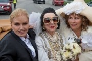   / Absolutely Fabulous: The Movie (2016)